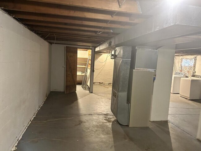 Building Photo - 522 Millman Dr