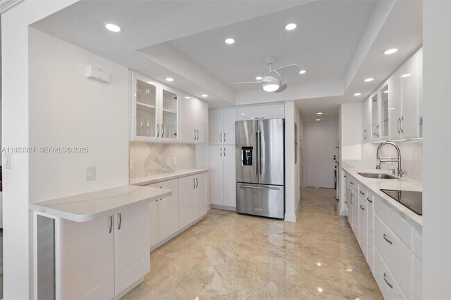 Building Photo - 2200 S Ocean Ln