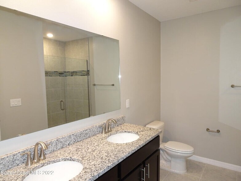 Primary Bathroom with Doble Sinks - 701 Avalon St SE
