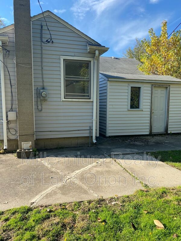 Building Photo - 4673 Academy St