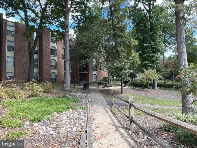Building Photo - 3322 Woodburn Village Dr