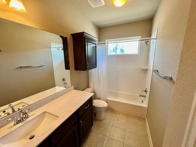 Building Photo - 4705 Rosedale Ave
