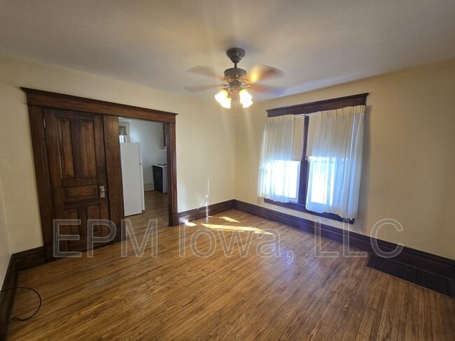 Building Photo - 212 Randall St