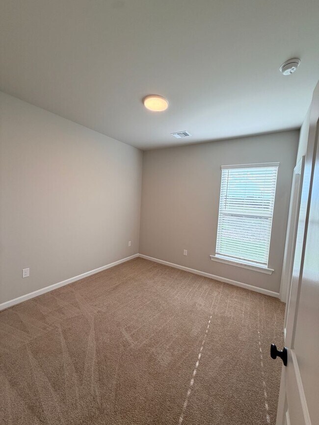 Building Photo - 302 Babineaux Ln