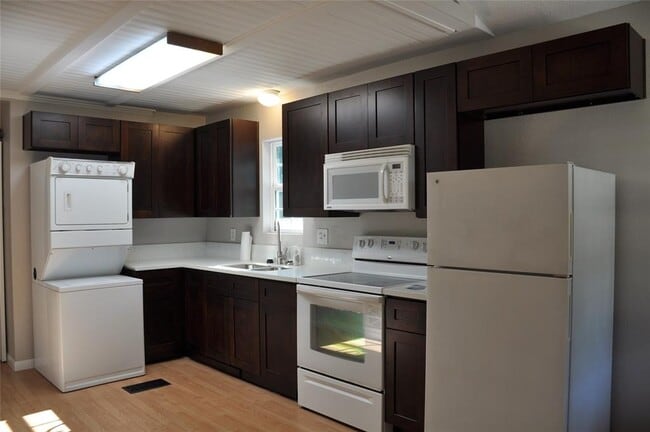 Building Photo - 926 Queenswood St