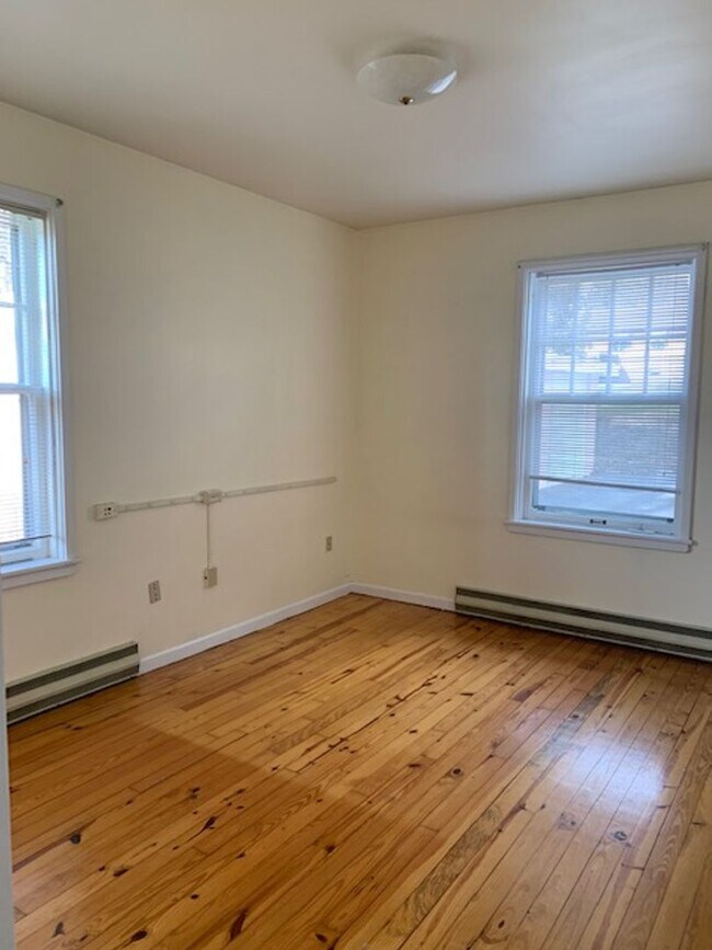 Building Photo - 207 Diamond Blvd