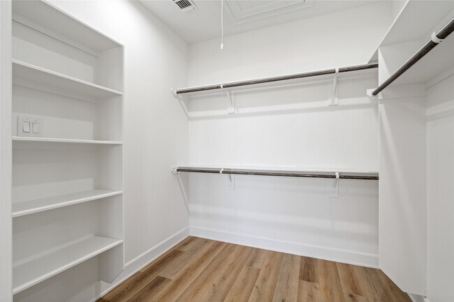 Building Photo - 3601 Rebecca St