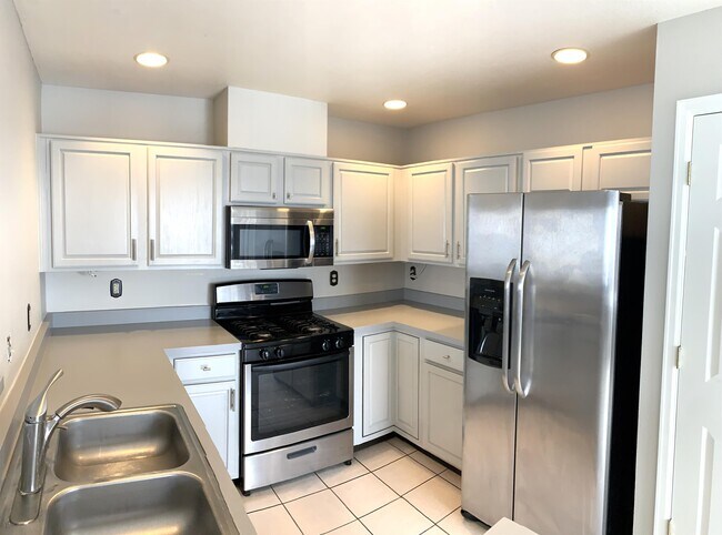 Building Photo - 4296 S Eldridge St