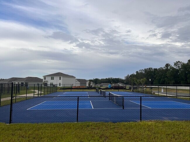 Building Photo - Stylish 3BR/2BA Home with Open Layout & Hi...