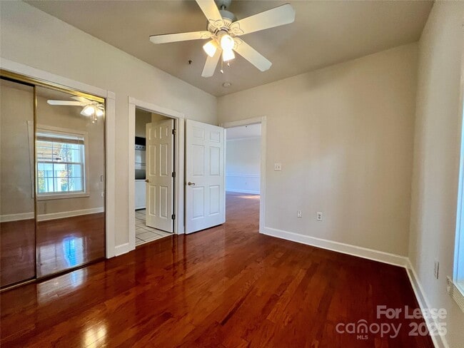 Building Photo - 8929 Meadow Vista Rd