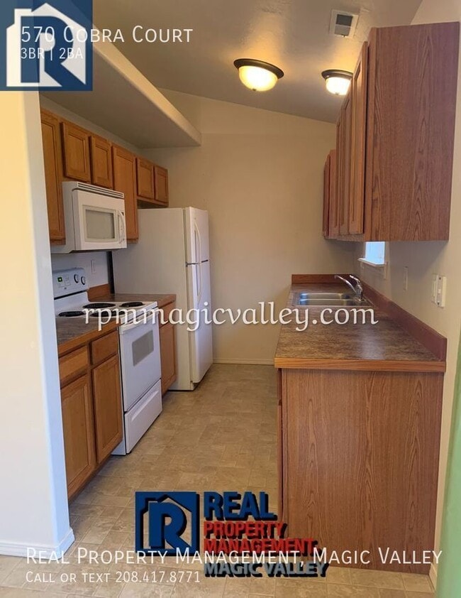 Building Photo - 570 Cobra Ct