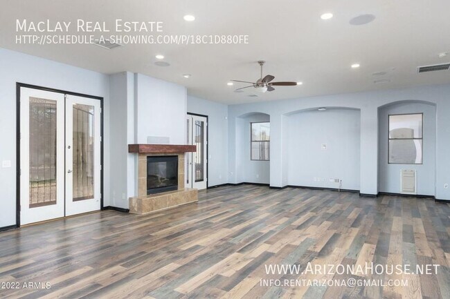 Building Photo - Beautiful 6 bedroom * Corner lot * gated c...