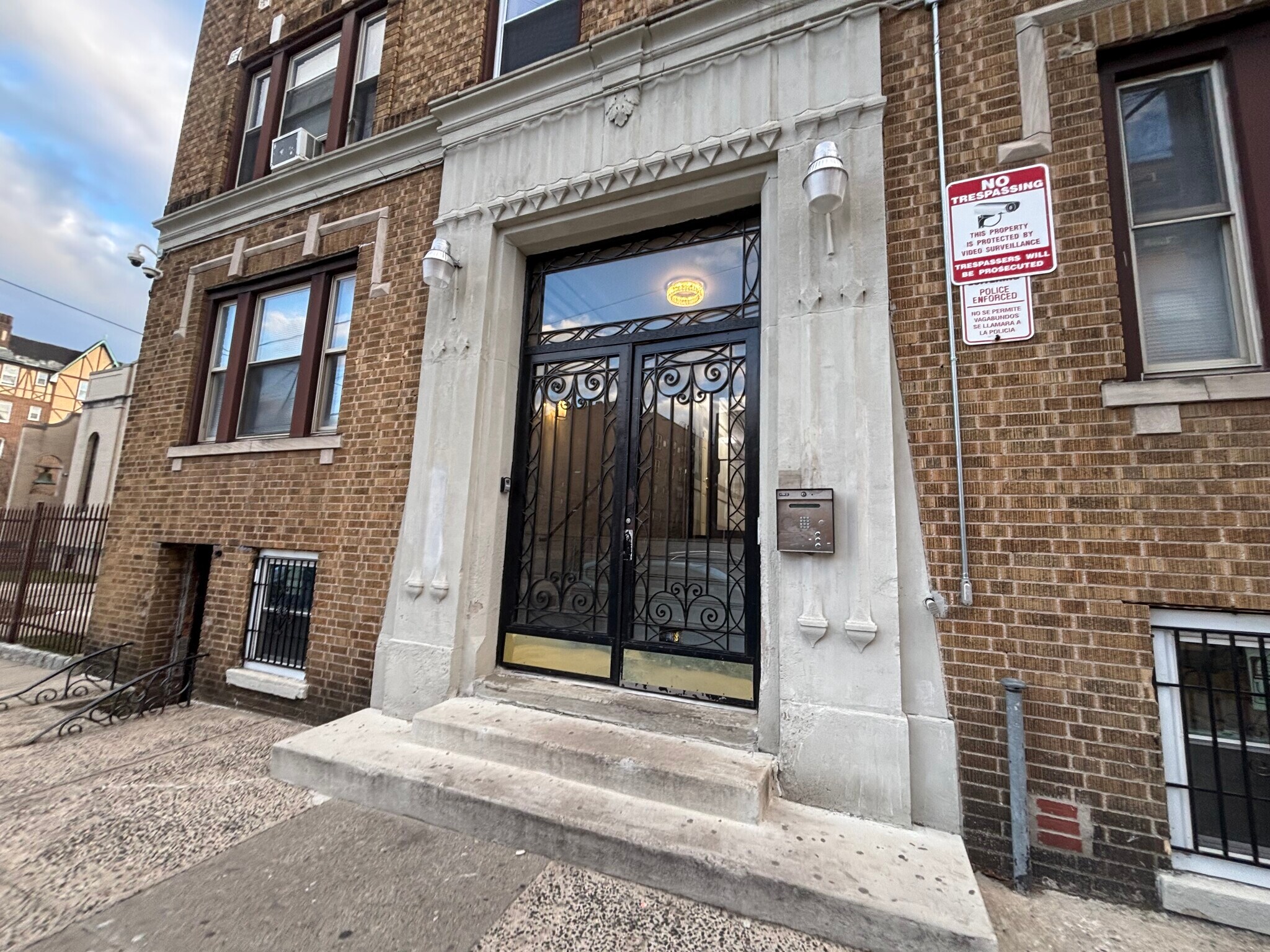 Building Photo - 9 Bentley Ave