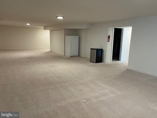 Building Photo - 1705 Willard Way
