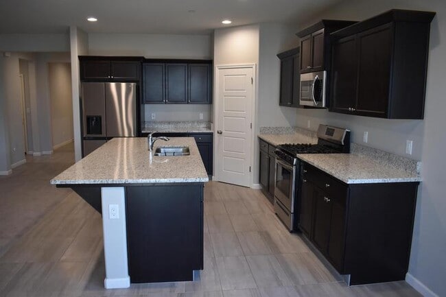 Building Photo - 610 Wood Crest Ave