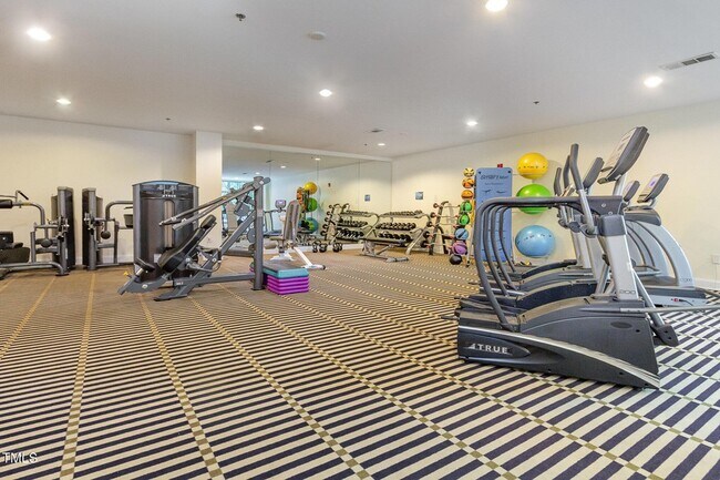 Building Photo - 616 N Boylan Ave