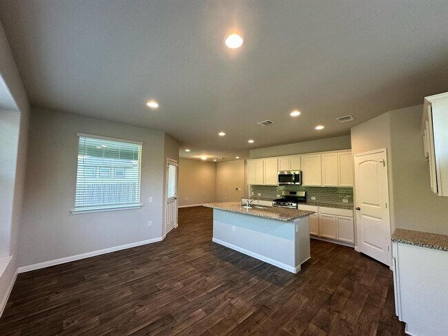 Building Photo - 14010 Luisium View