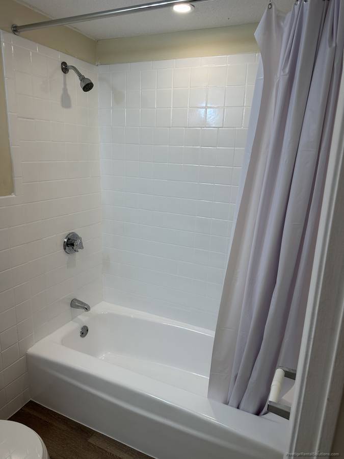 Building Photo - 177 Thorndike St