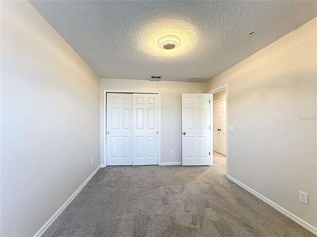 Building Photo - 10141 Greenstone Ridge St