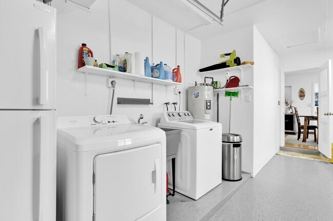 Building Photo - 798 E Boca Raton Rd