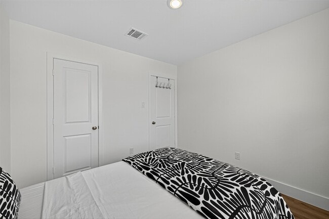 Building Photo - 27615 Seascape Vlg Dr