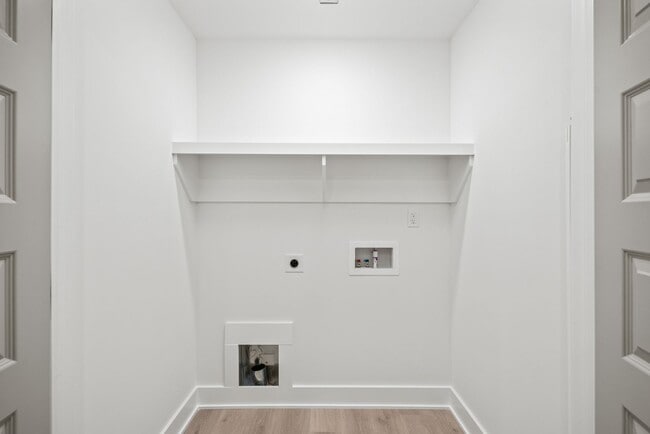 Building Photo - Bright & Modern New Construction Townhome ...