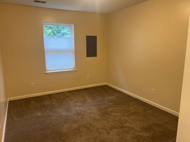 Building Photo - 1537 Stonefield Dr