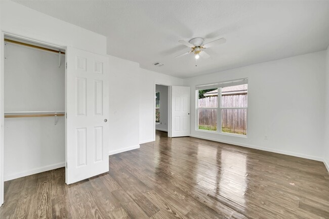 Building Photo - 22102 Breezy Hill Dr