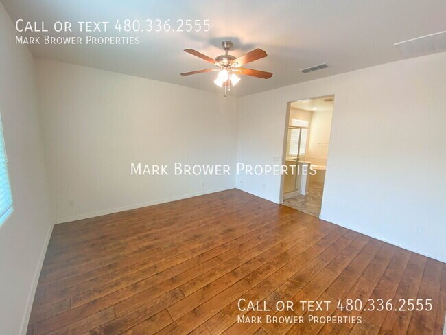 Building Photo - 3842 E Alfalfa Dr