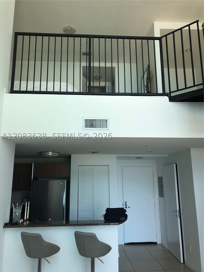 Building Photo - 300 S Biscayne Blvd