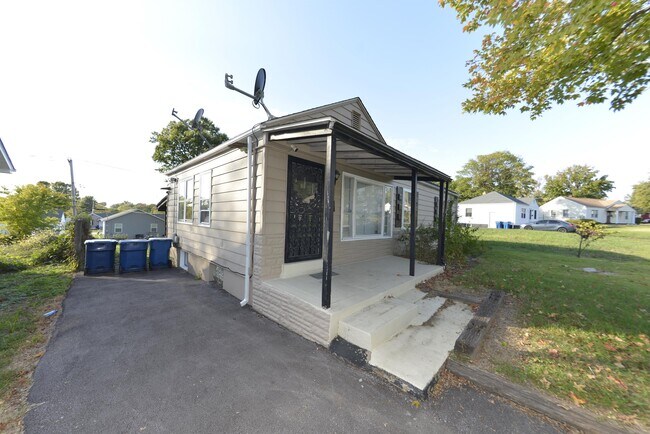 Building Photo - 6127 Shillington Dr