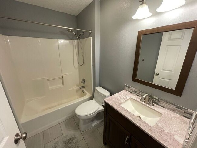 Building Photo - 8562 Vehlin Ct