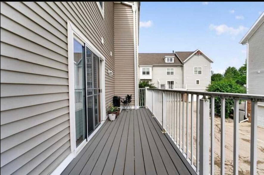 Building Photo - 707 Cricket Ln