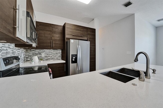 Building Photo - 4301 SW 131st Ln