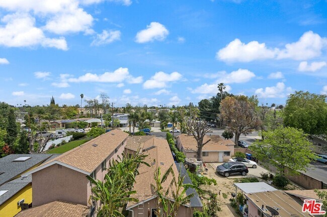 Building Photo - 7306 Independence Ave