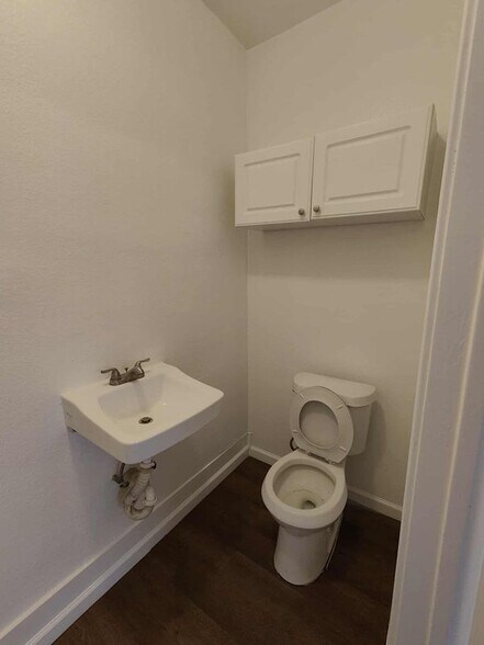 Building Photo - 2605 Birmingham Ave