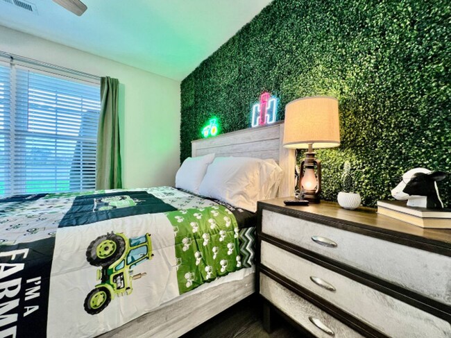 Building Photo - NEW Farmhouse Retreat Rustic decor and Cozy vibes!