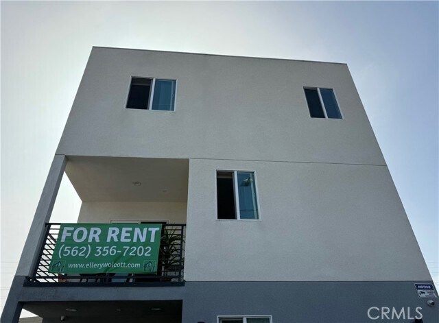 Building Photo - 232 E Gage Ave