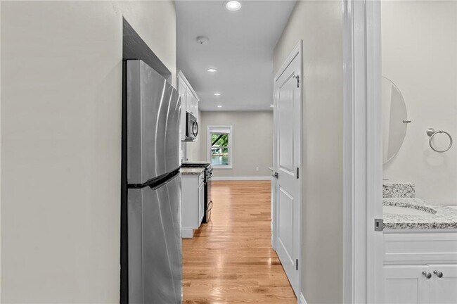 Building Photo - 376 Arnolds Neck Dr