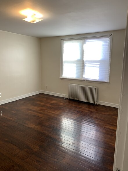 Building Photo - 1423 Hellerman St