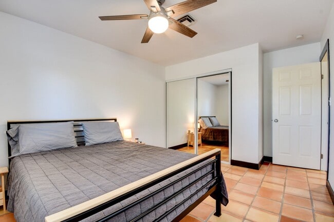 Building Photo - Paradise Palms – No neighbors behind you – Pool – Remodeled – Furnished