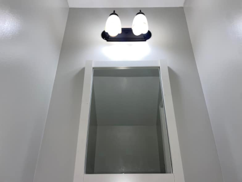 Building Photo - 3561 Kings Dr
