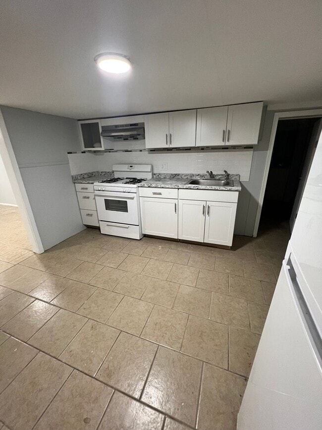 Building Photo - 6508 Winchester Ave