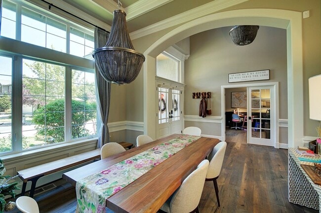 Building Photo - 5Bd/4.5Ba Sammamish Home
