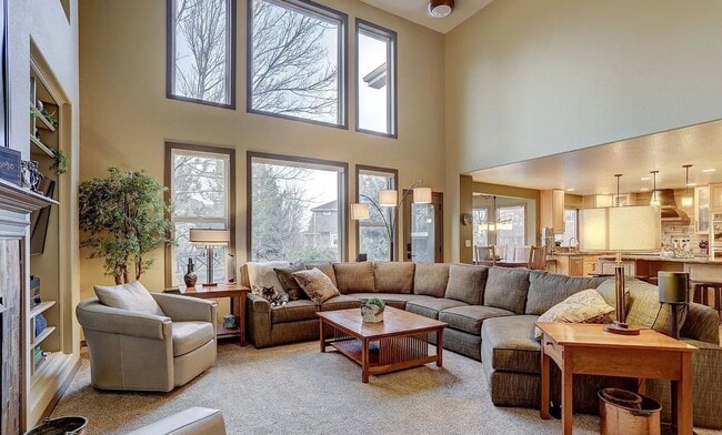 Building Photo - Light-Filled Longmont Gem with Elegant Fin...