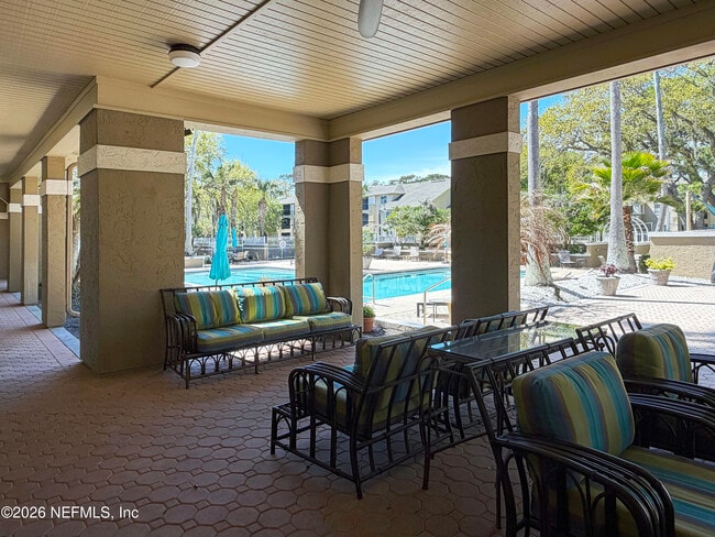 Building Photo - 11-11 Arbor Club Dr