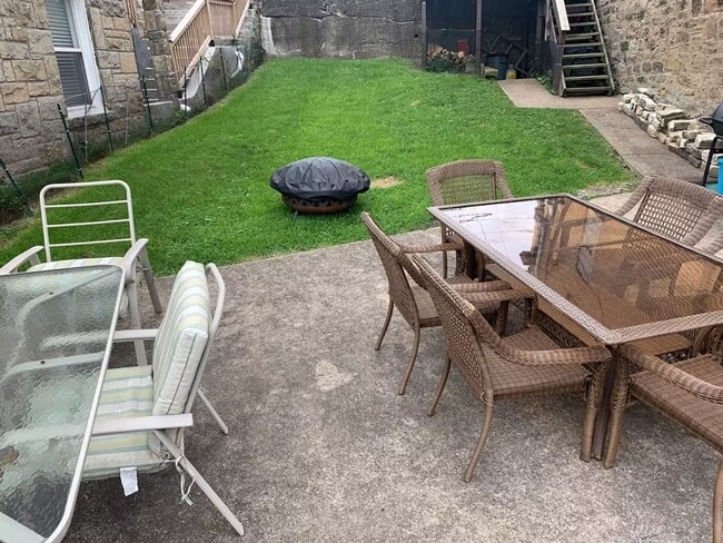 Building Photo - 9 Bailey Ave