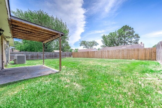 Building Photo - 17611 Poppy Trails Ln