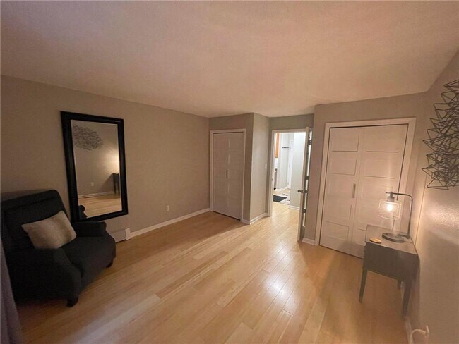 Building Photo - 907 Coulee Rd