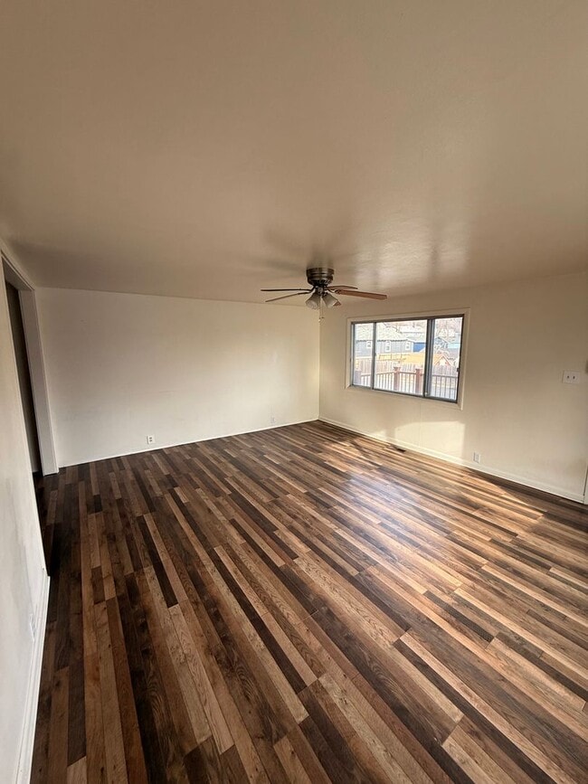 Building Photo - Charming  2 Bed 1 Bath Close to downtown and 1.9 miles to Sky Lakes Medical Center and Oregon Tech